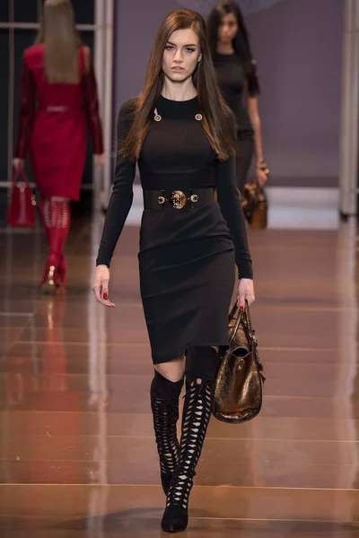 Look 28